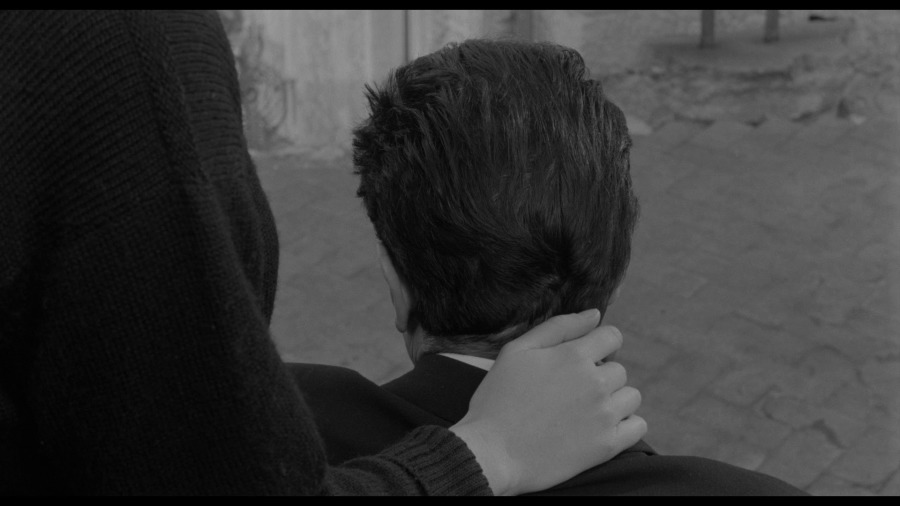 Screen capture from L'avventura