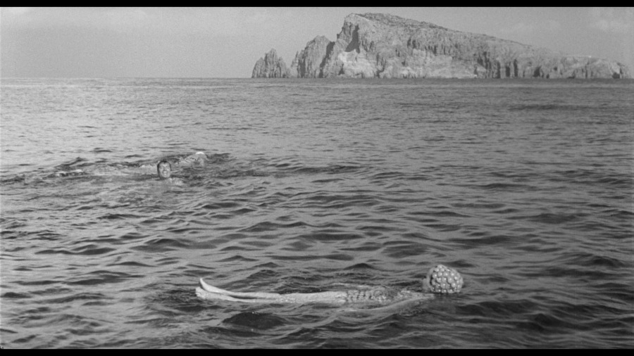 Screen capture from L'avventura