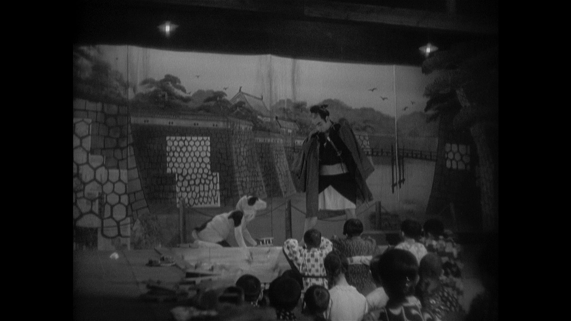 Screen capture from A Story of Floating Weeds / Floating Weeds: Two Films by Yasujiro Ozu