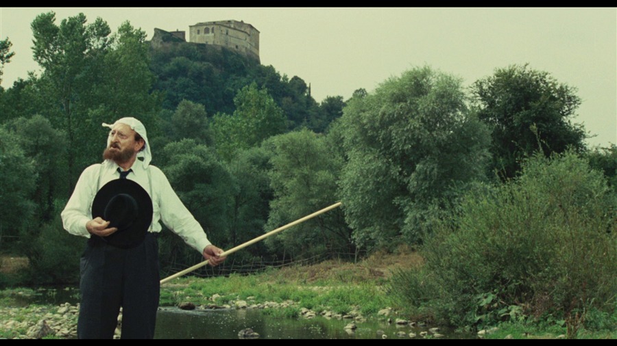 Screen capture from Essential Fellini