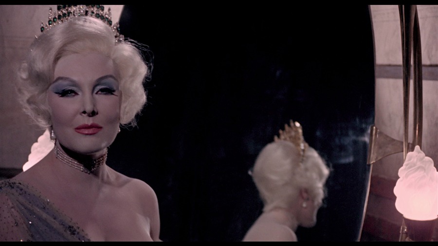 Screen capture from Essential Fellini