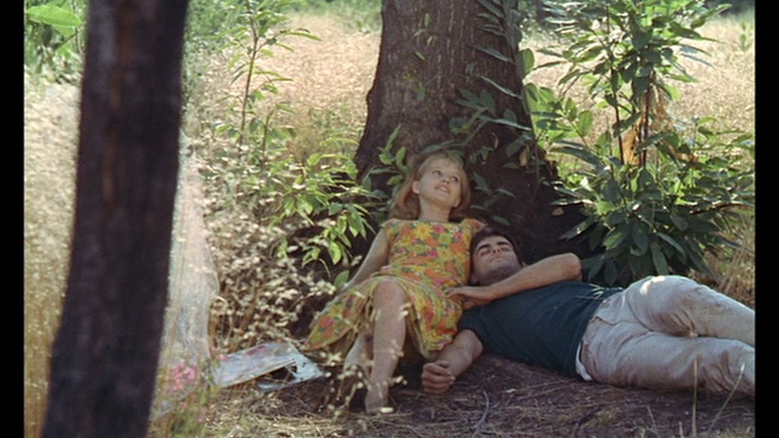 Screen capture from Le bonheur