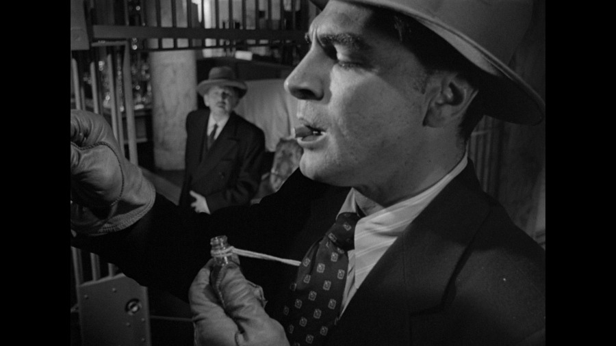 Screen capture from The Asphalt Jungle