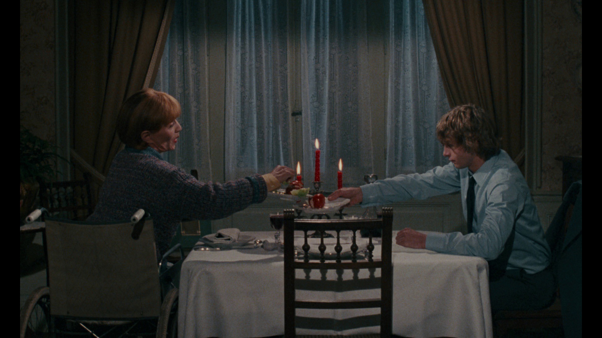 Screen capture from Cop Au Vin (Poulet au vinaigre)