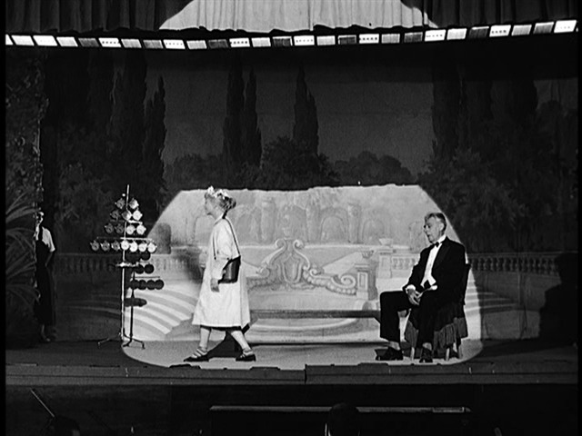 Screen capture from Nights of Cabiria