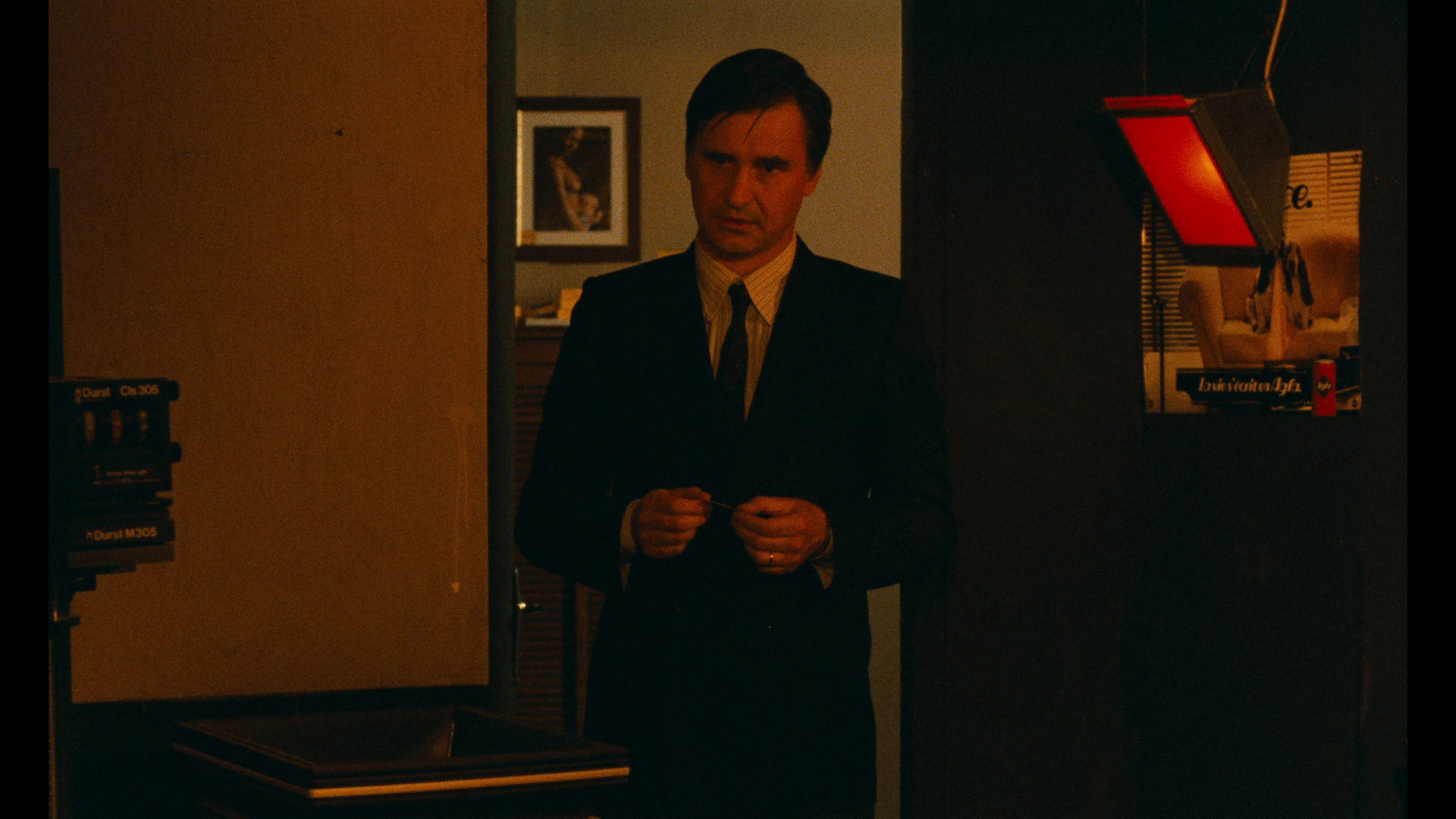 Screen capture from L'argent