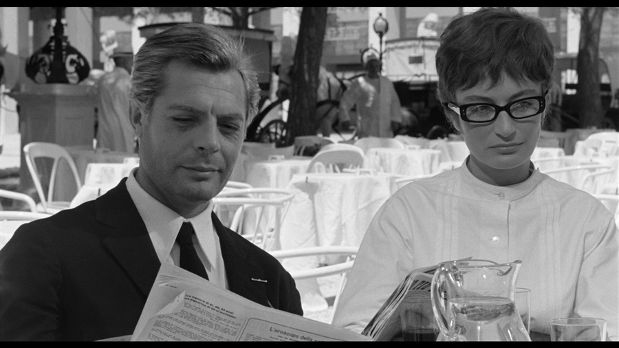 Screen capture from Essential Fellini