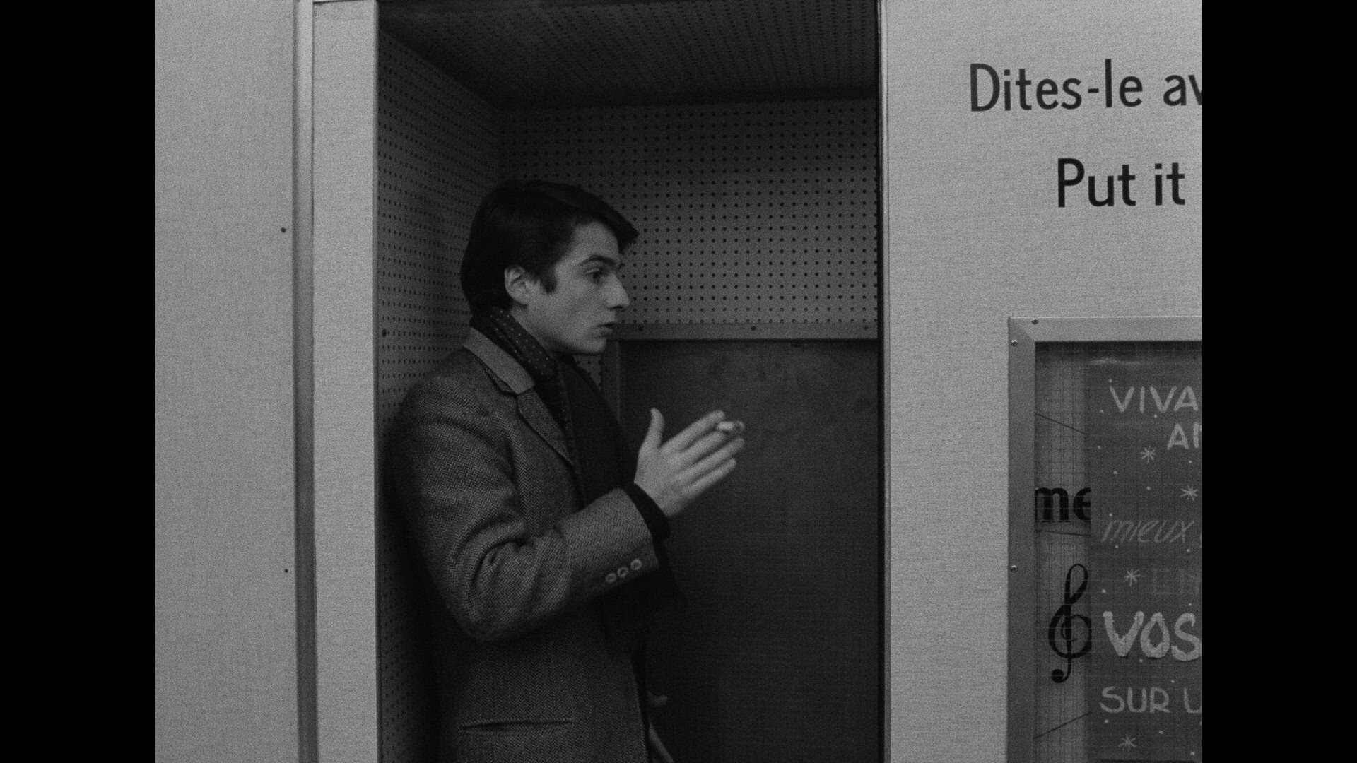 Screen capture from Masculin féminin