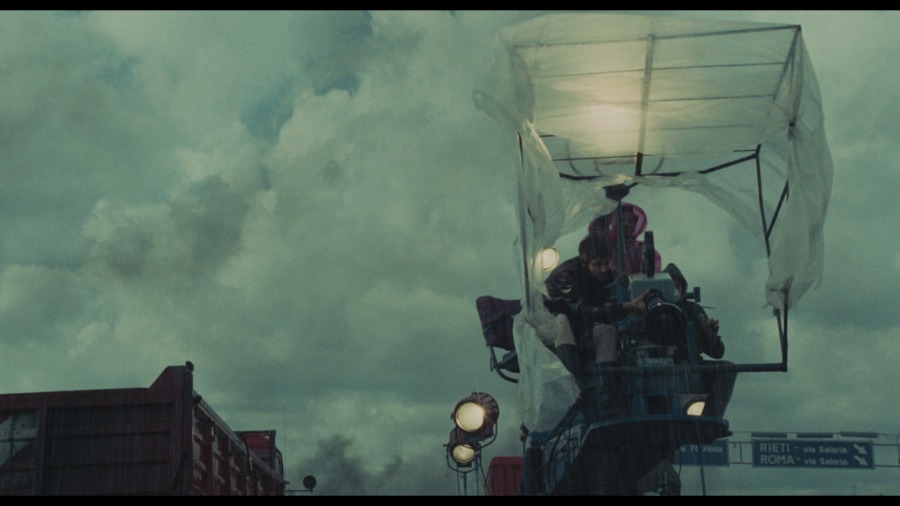 Screen capture from Roma