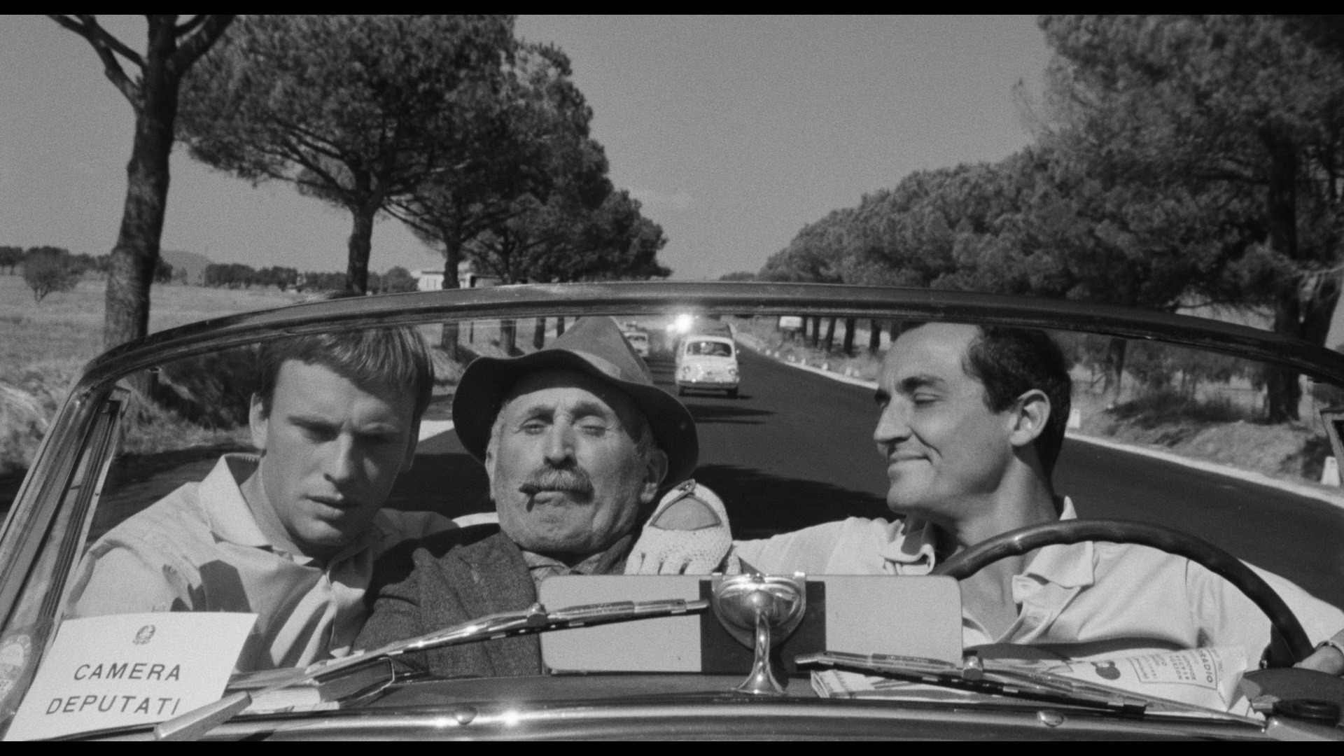 Screen capture from Commedia all'italiana