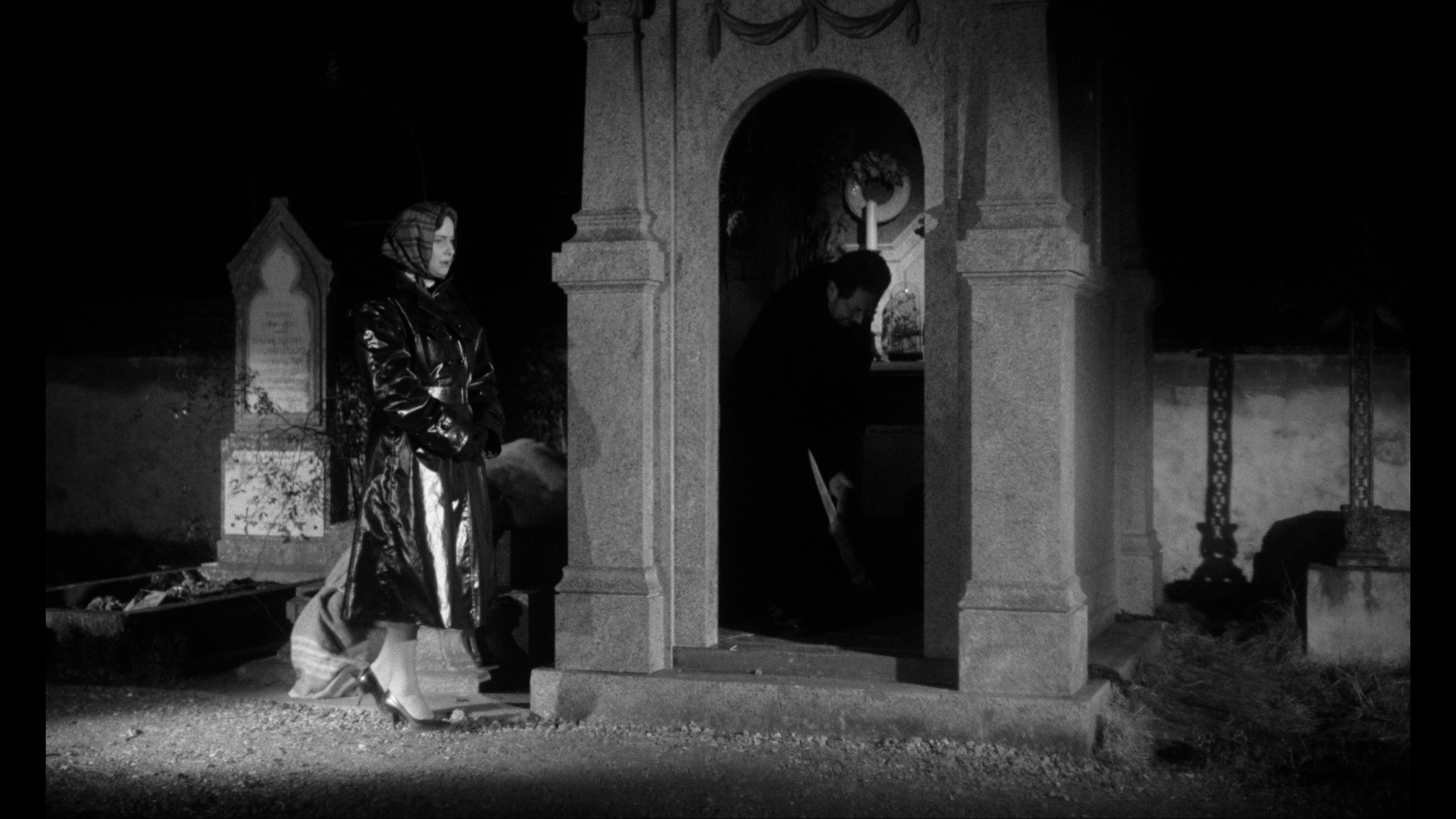 Screen capture from Eyes Without a Face