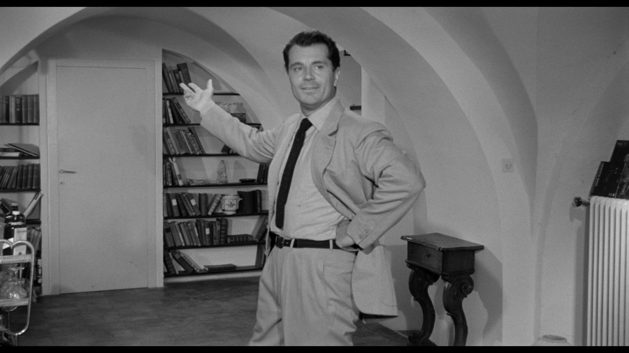 Screen capture from L'avventura