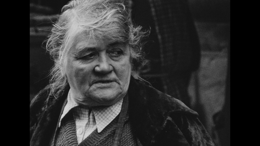 Screen capture from The Complete Films of Agnès Varda