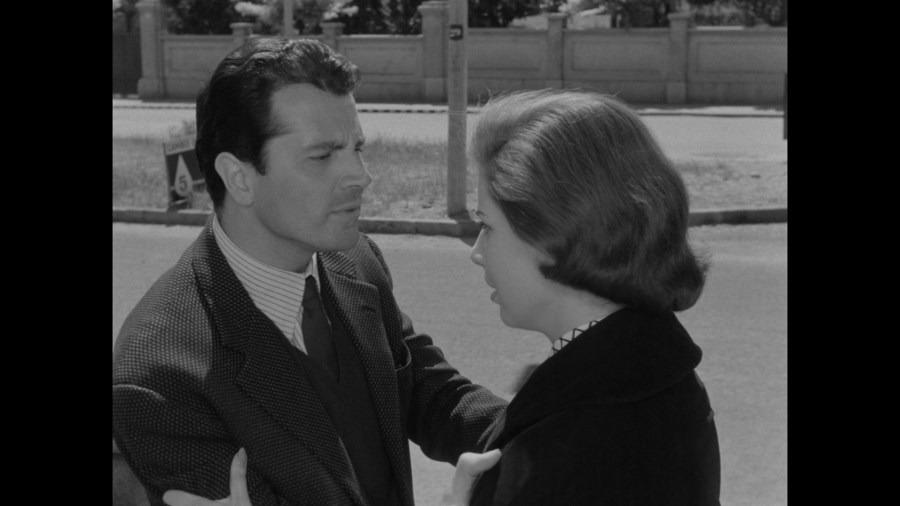 Screen capture from Le amiche