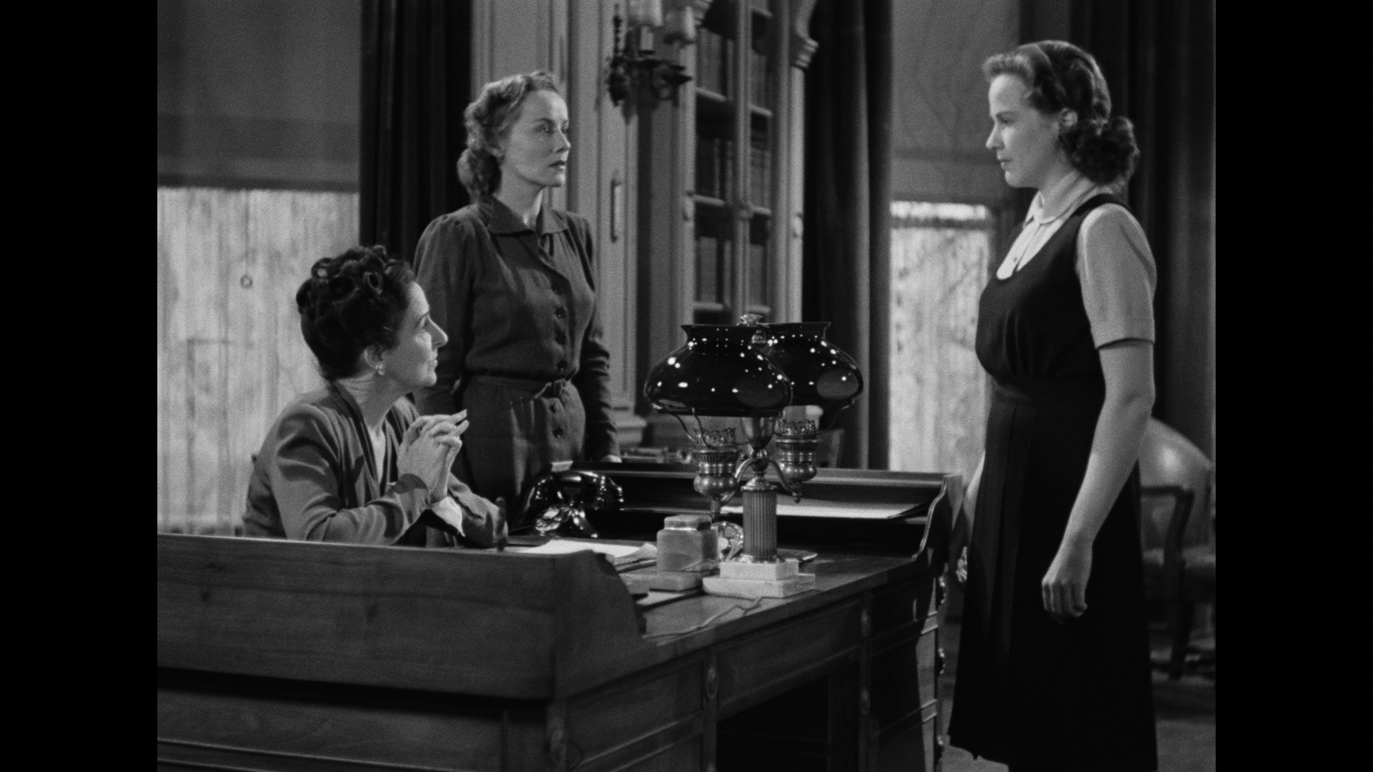 Screen capture from I Walked with a Zombie / The Seventh Victim: Produced by Val Lewton