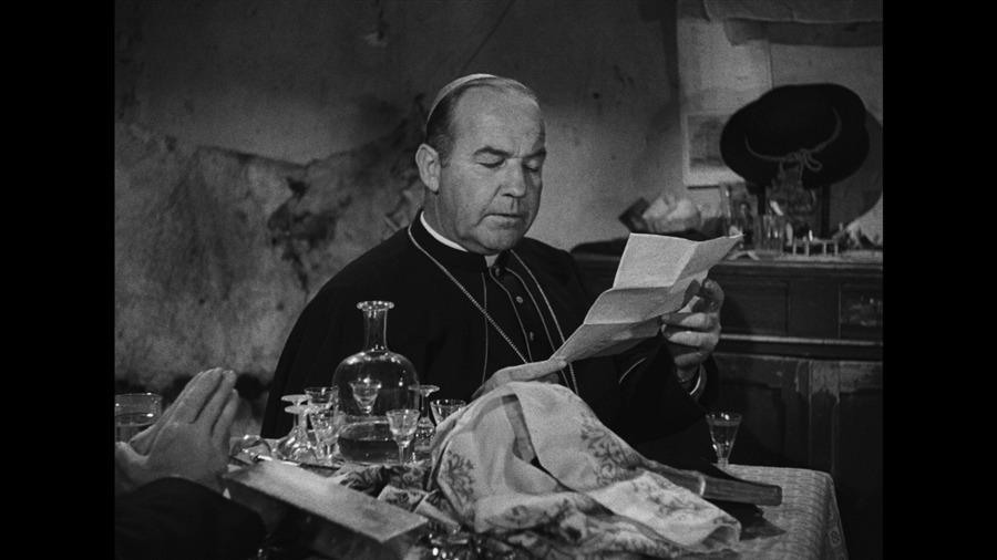 Screen capture from Essential Fellini
