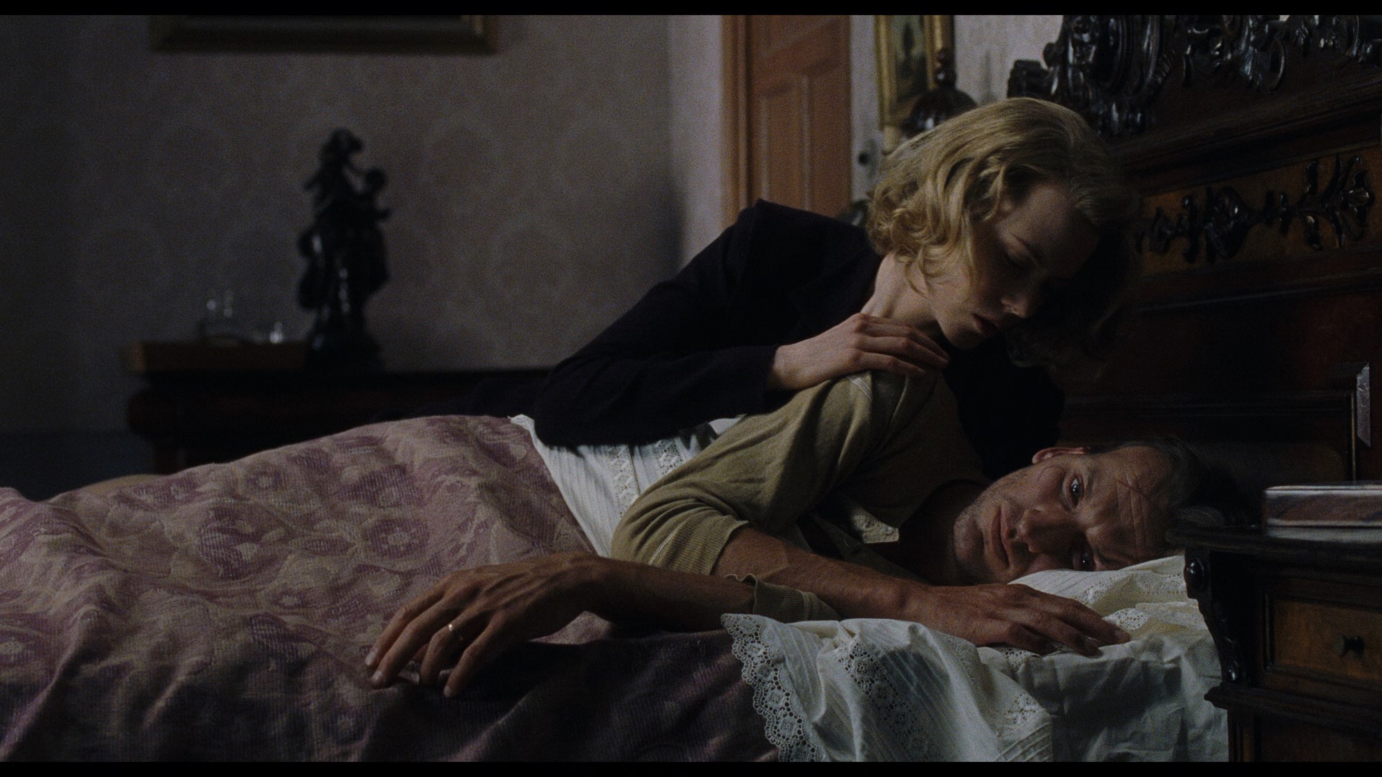Screen capture from The Others