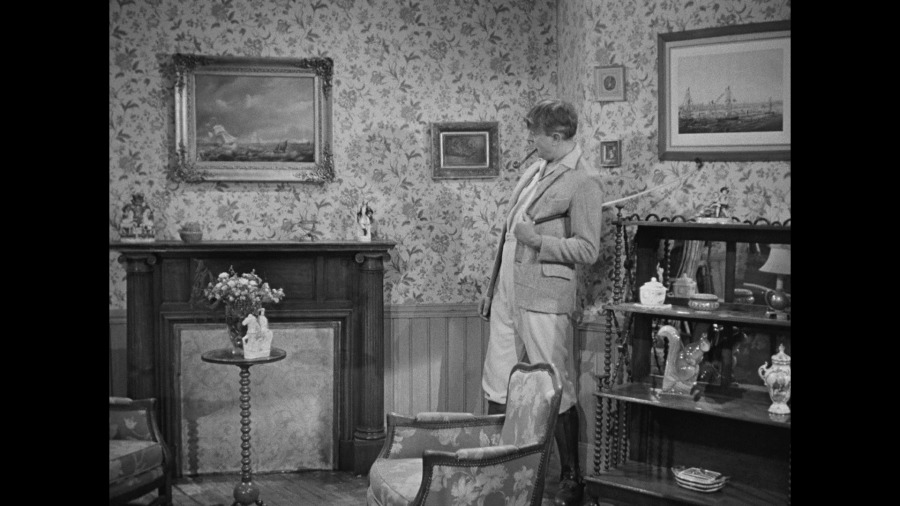 Screen capture from Monsieur Hulot's Holiday