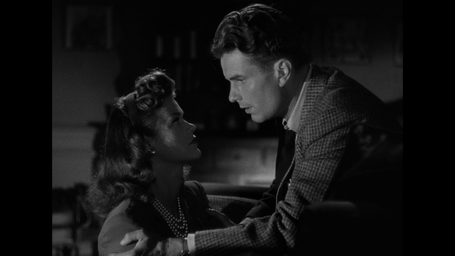 Screen capture from Cat People