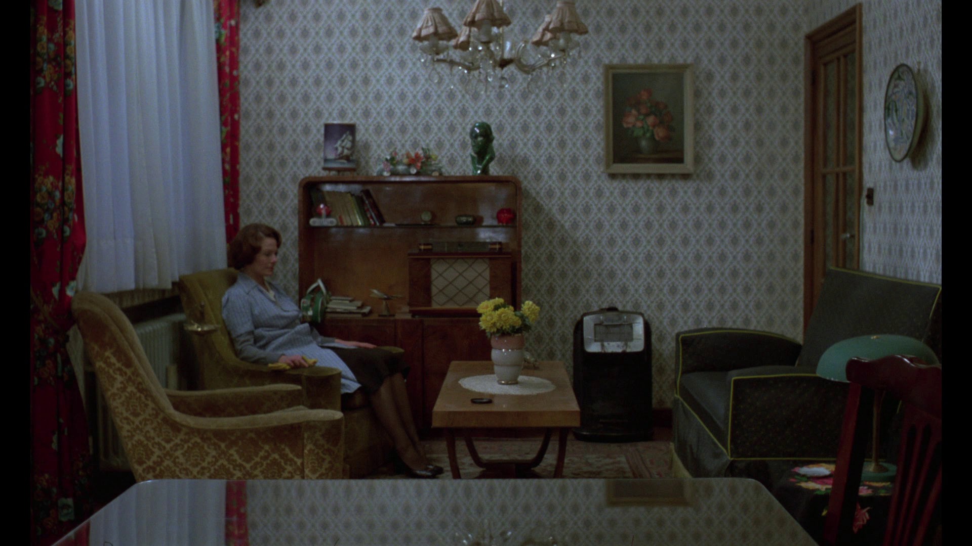 Screen capture from Jeanne Dielman, 23, quai du Commerce, 1080 Bruxelles