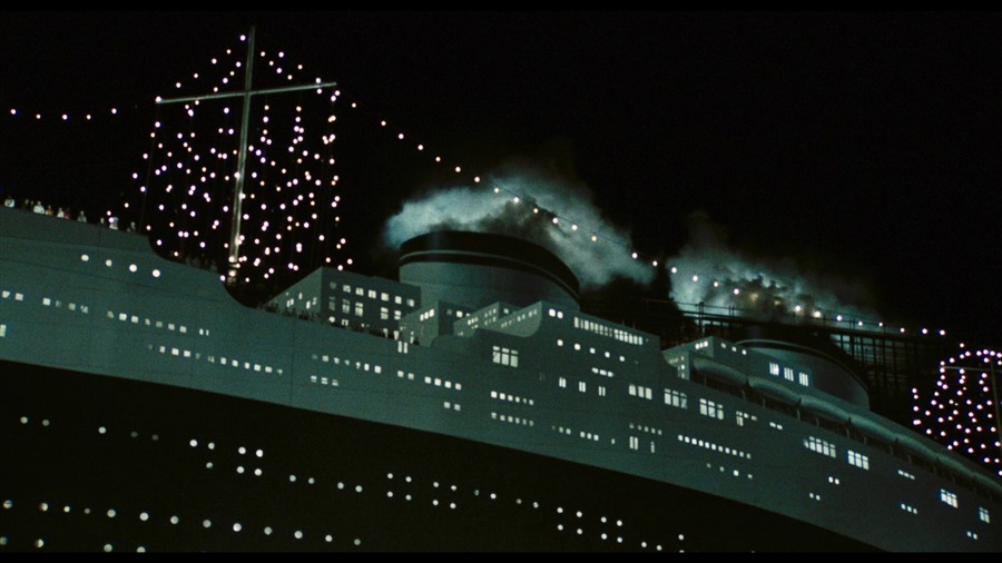 Screen capture from Essential Fellini