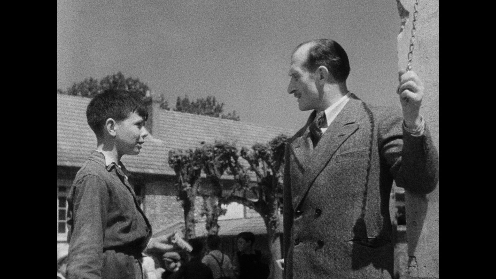Screen capture from Le Corbeau