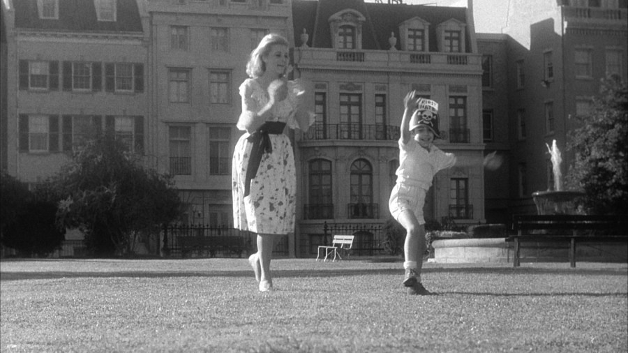 Screen capture from The Naked Kiss