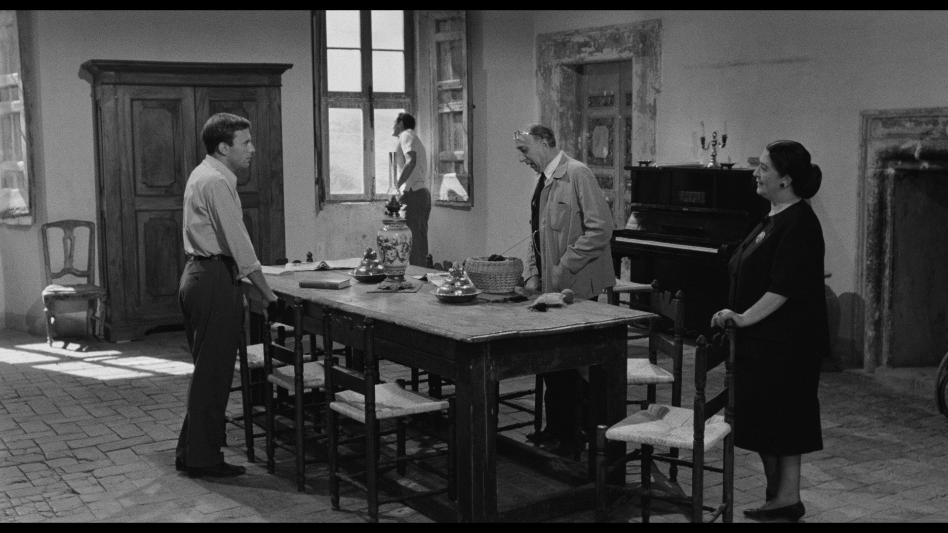 Screen capture from Commedia all'italiana