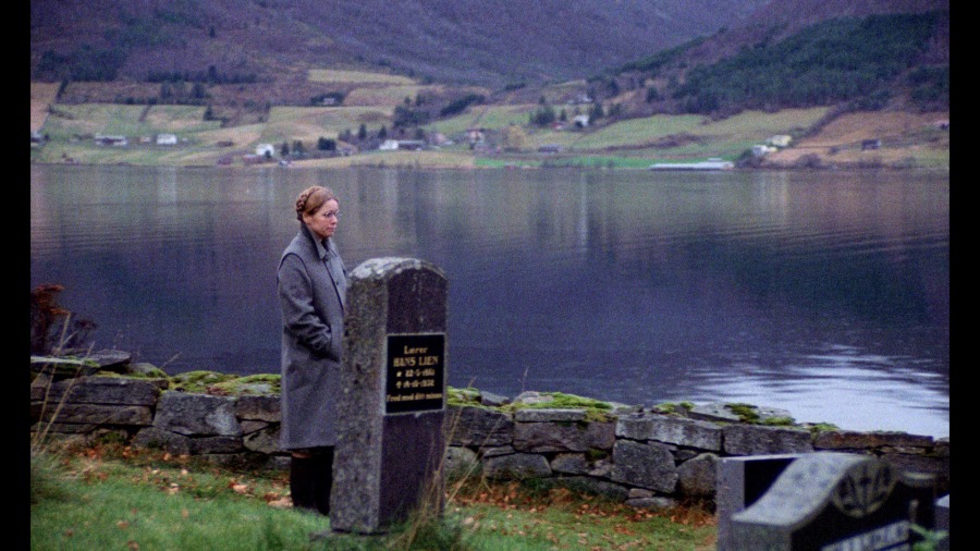 Screen capture from Autumn Sonata