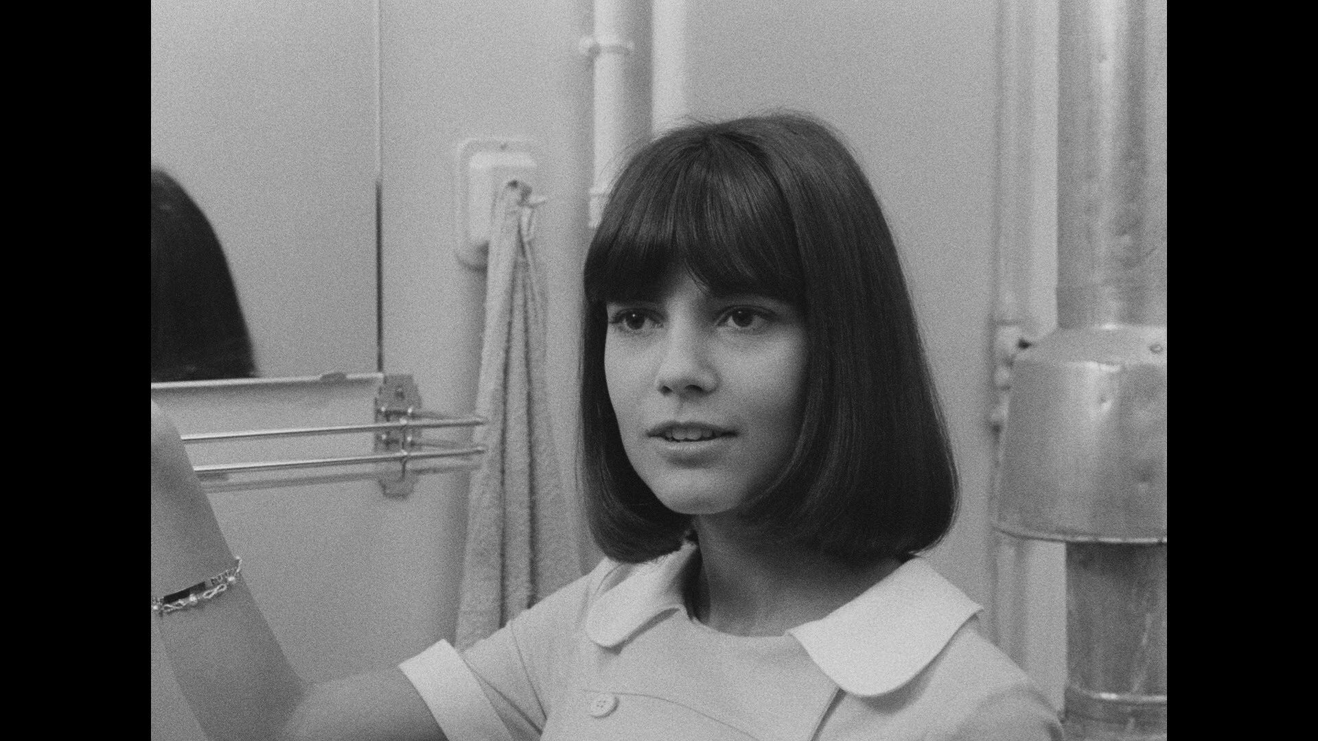 Screen capture from Masculin féminin