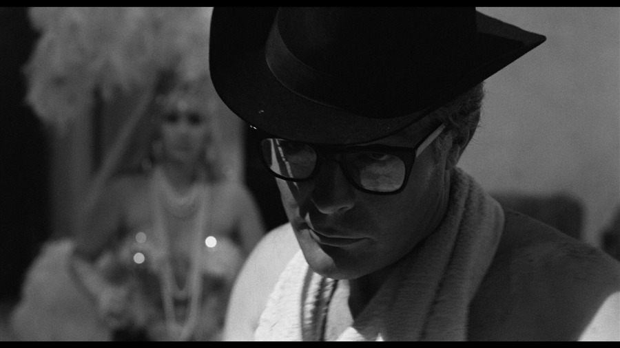 Screen capture from Essential Fellini
