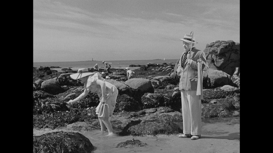Screen capture from Monsieur Hulot's Holiday