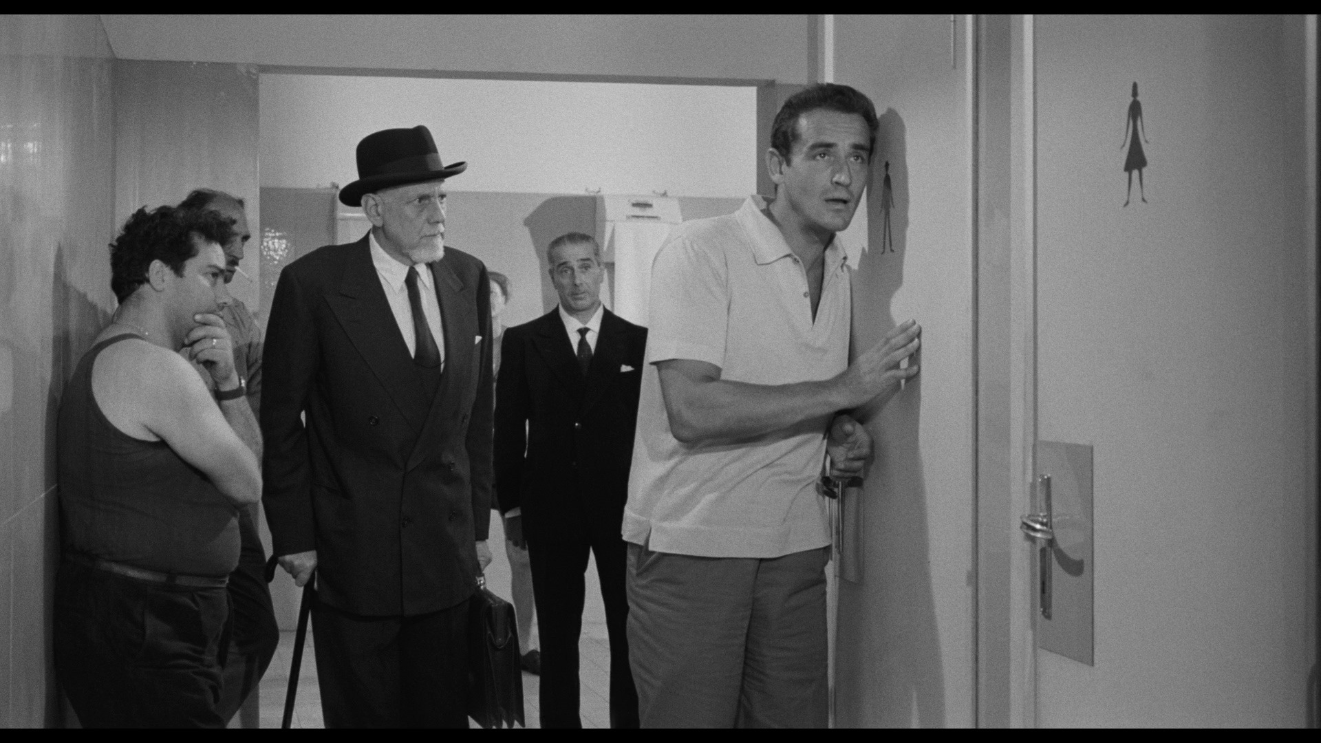 Screen capture from Commedia all'italiana