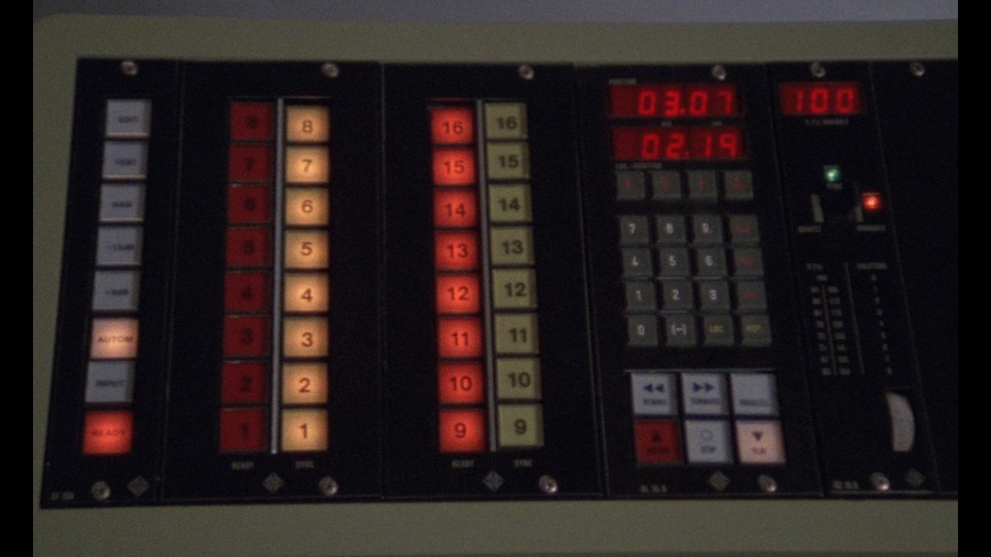 Screen capture from Trances / The Housemaid