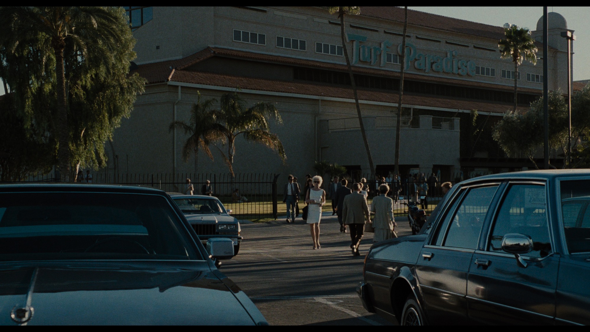Screen capture from The Grifters