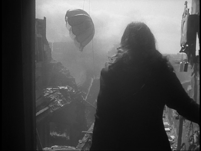 Screen capture from The Cranes Are Flying