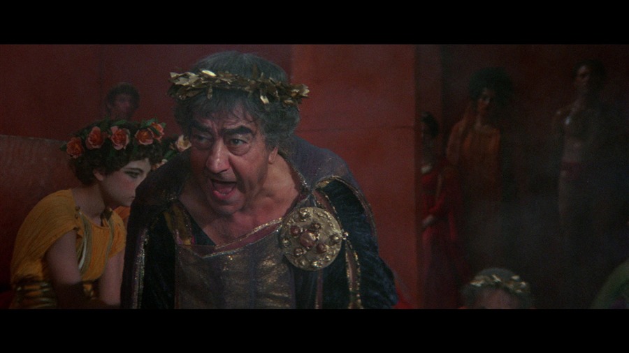 Screen capture from Essential Fellini