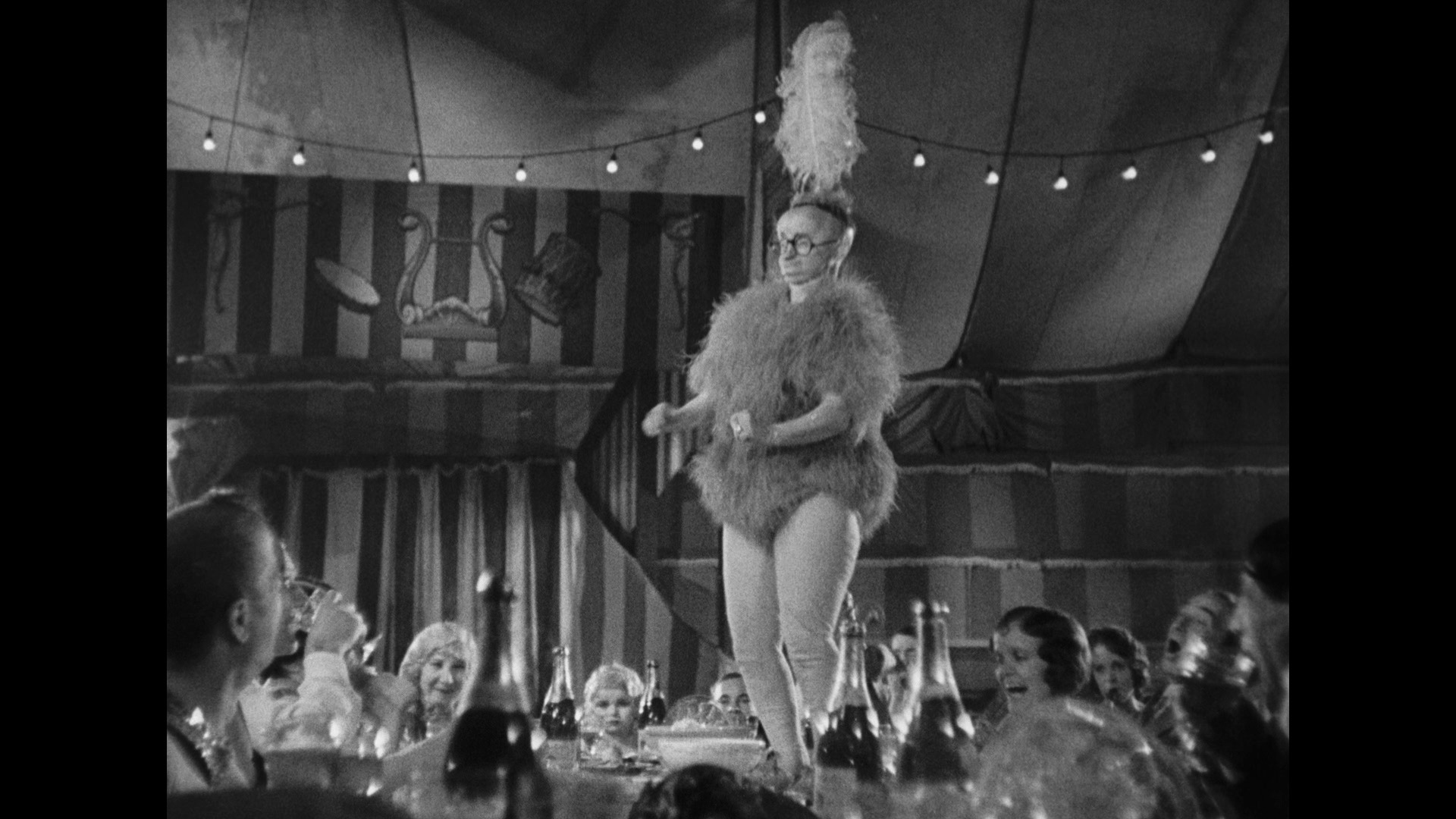 Screen capture from Freaks / The Unknown / The Mystic: Tod Browning’s Sideshow Shockers