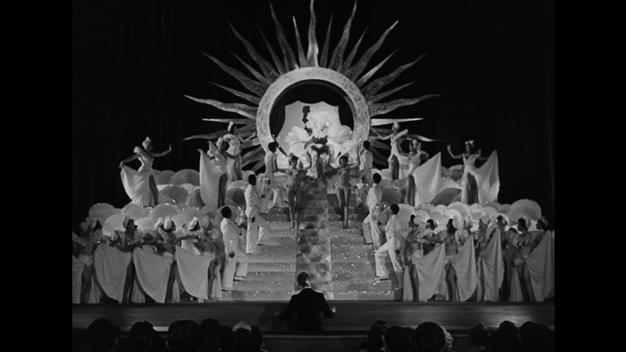 Screen capture from Essential Fellini