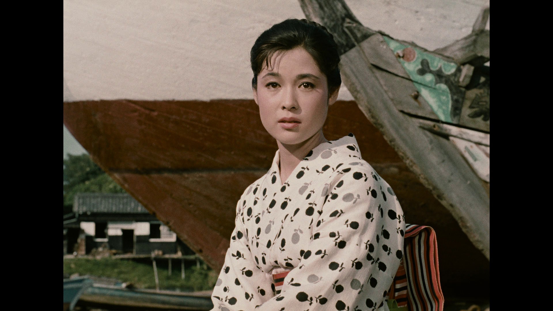 Screen capture from A Story of Floating Weeds / Floating Weeds: Two Films by Yasujiro Ozu