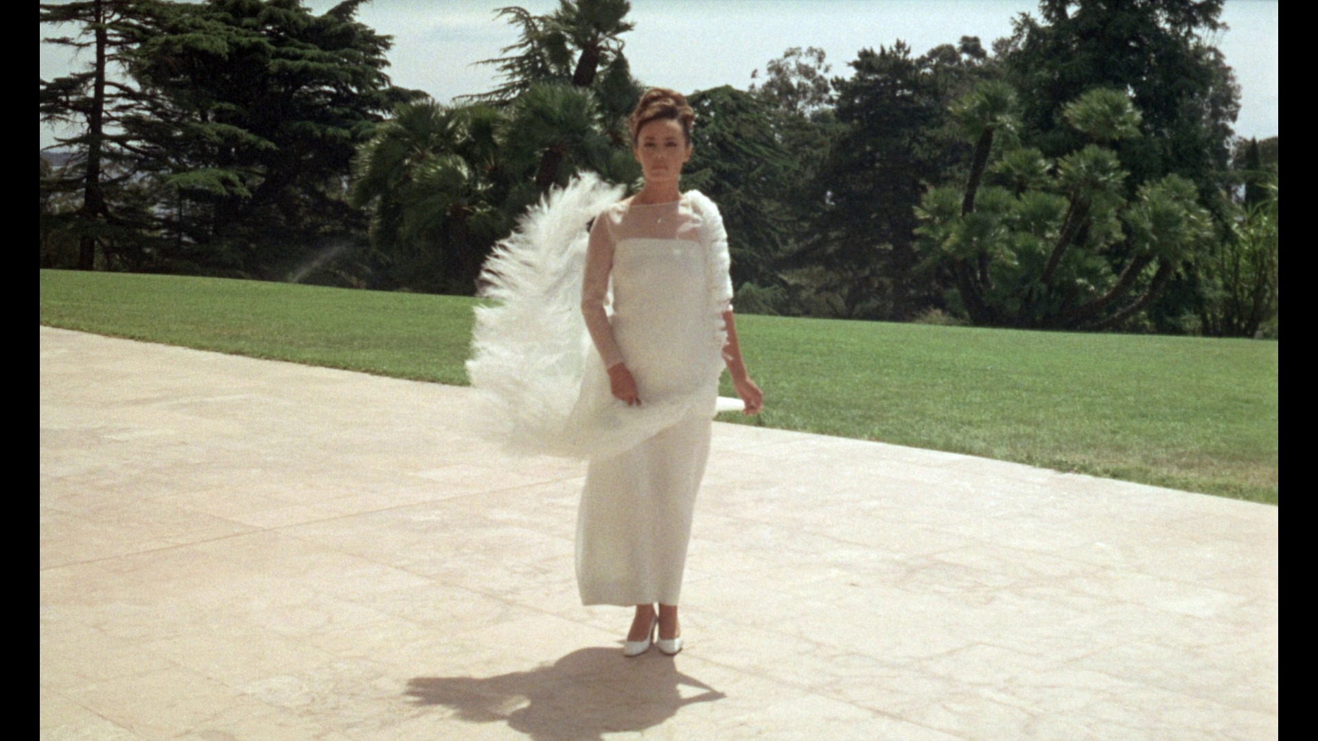 Screen capture from The Bride Wore Black