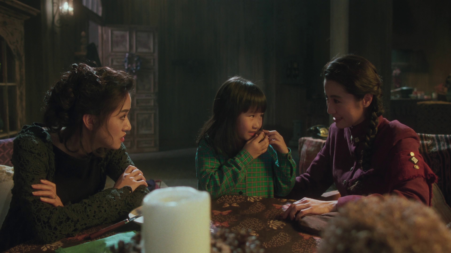 Screen capture from The Heroic Trio / Executioners