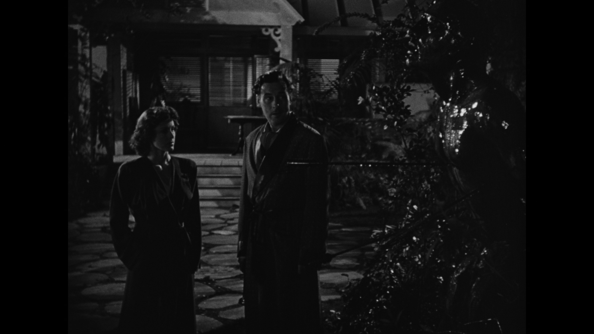 Screen capture from I Walked with a Zombie / The Seventh Victim: Produced by Val Lewton