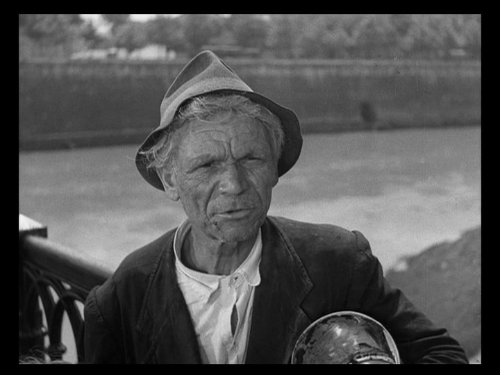 Screen capture from Bicycle Thieves