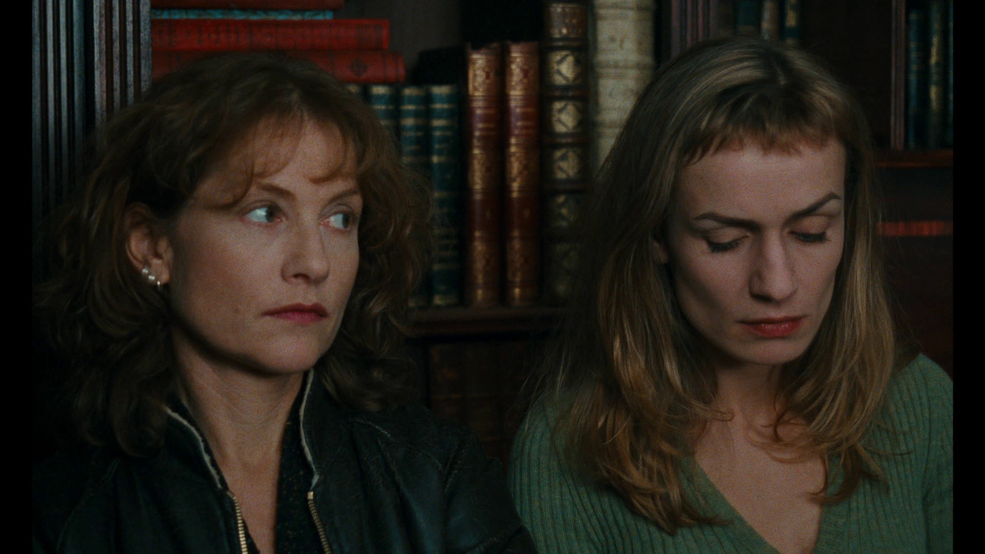 Screen capture from La cérémonie