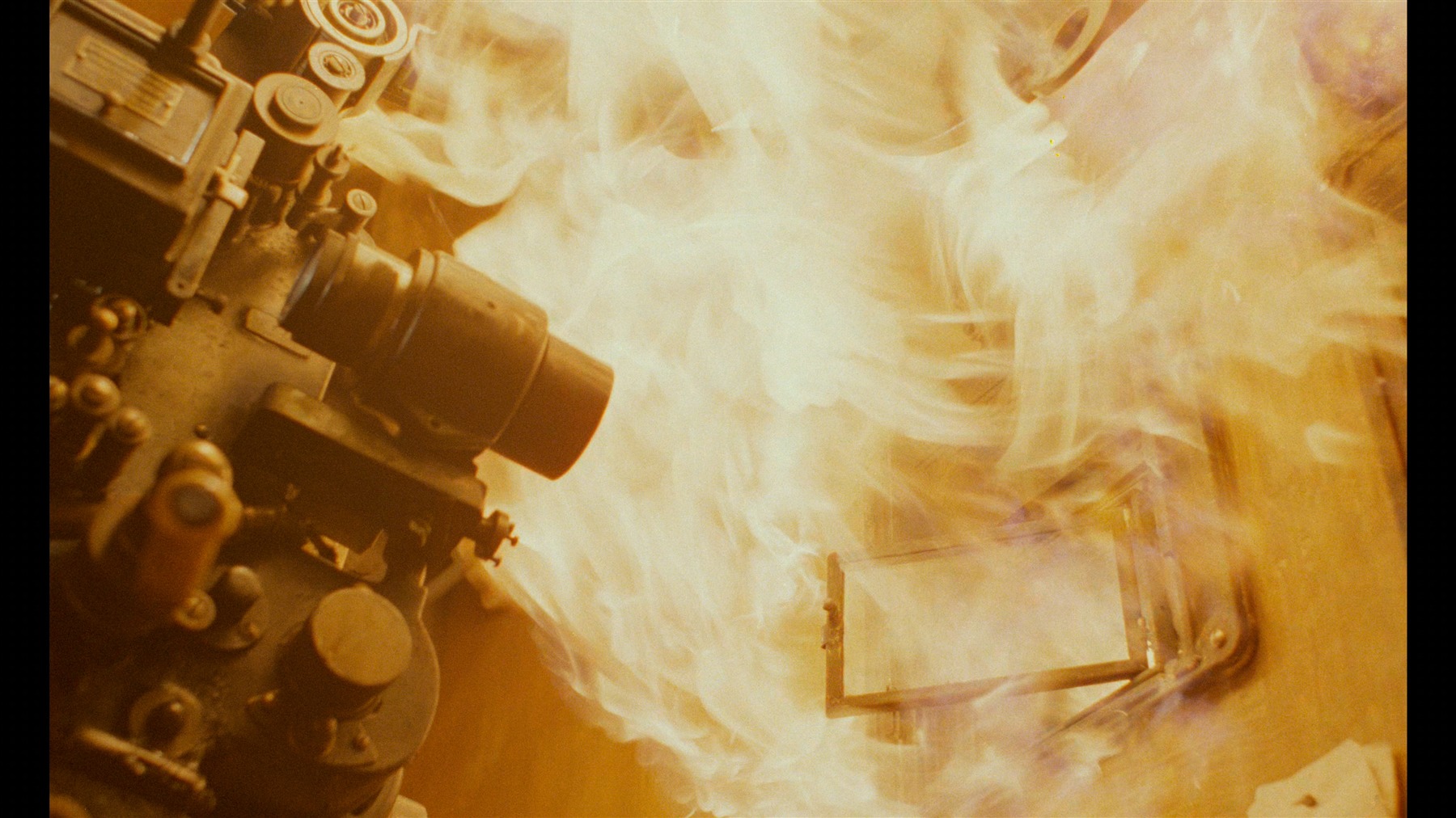 Screen capture from Cinema Paradiso