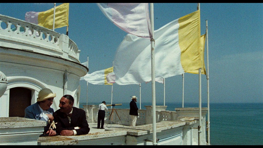 Screen capture from Essential Fellini