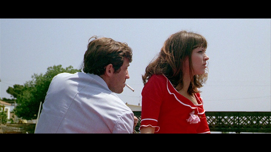 Screen capture from Pierrot le fou