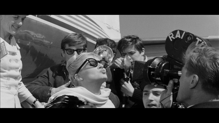 Screen capture from Essential Fellini
