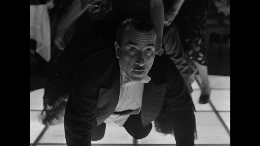 Screen capture from Essential Fellini